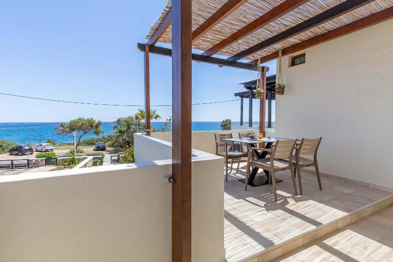 Villa Sunrise by the Sea - B&B Kiotari