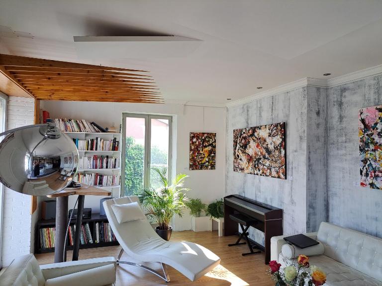 Mon appARTement - chambre avec salle de bains et wc dans un appartement atypique - B&B Montbéliard