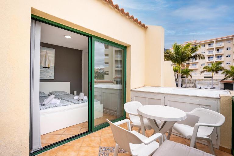 Sunny Home JK Mareverde Fanabe beach Love - B&B Adeje