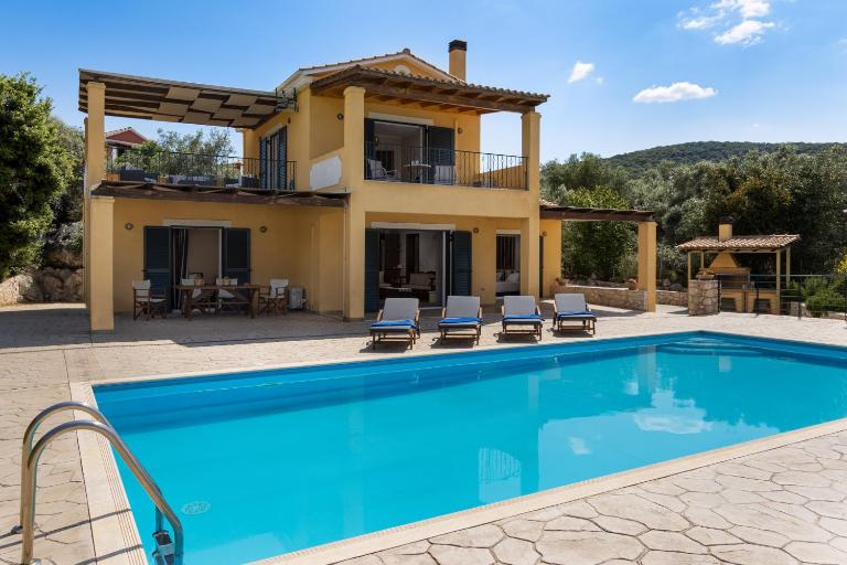 Villa Kallisti - Bed and Breakfast Mikínai