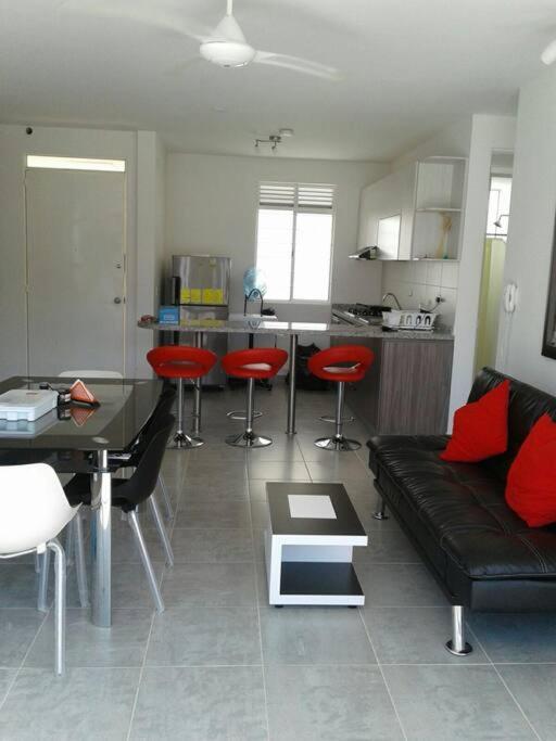 Aqualina Orange PH - Bed and Breakfast Girardot City