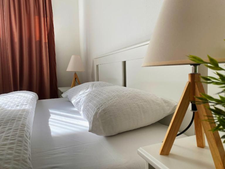 Petra Aparthotel la Poarta Schei BV - Bed and Breakfast Braşov