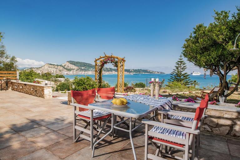 Orientem Villa - Sea View Near Zante Town - Bed and Breakfast Argási