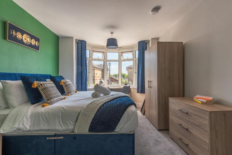Spacious 3-Bedroom Stunning Southampton House with Garden & Parking, City Centre Retreat, Great for Families by Blue Puffin Stays - B&B Southampton