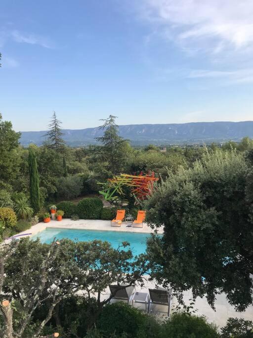 Villa de vacances familiale avec jardin et piscine - B&B Cabrières-d'Avignon