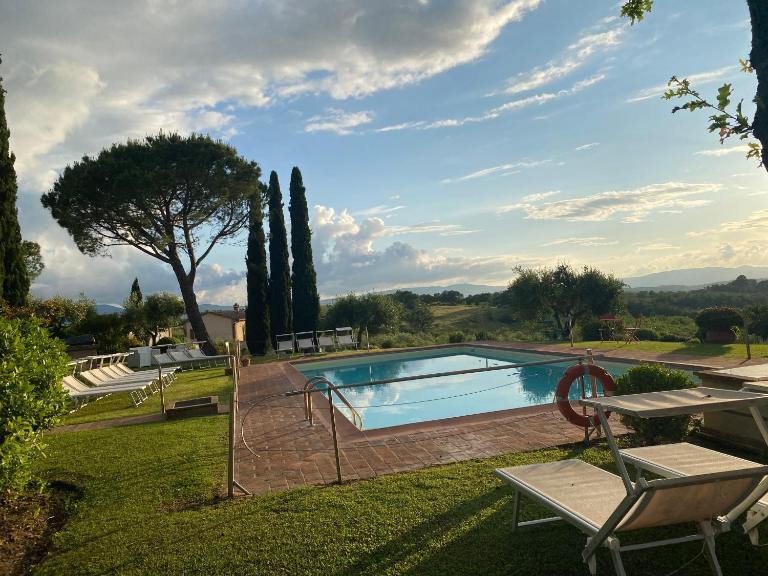 Agriturismo Palazzo Val Del Sasso - B&B Villastrada