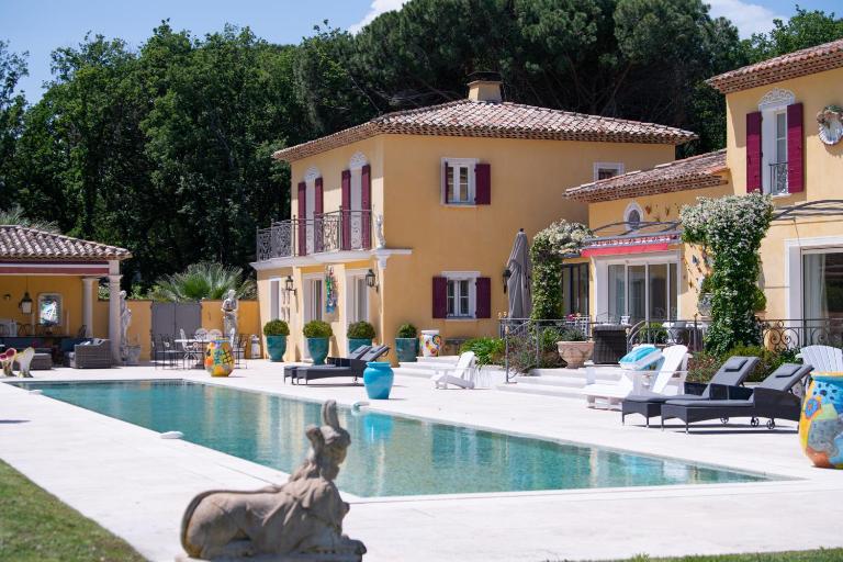 Villa Florentina - 550m2, 6 Chambres - Golfe De Saint-Tropez - B&B Grimaud