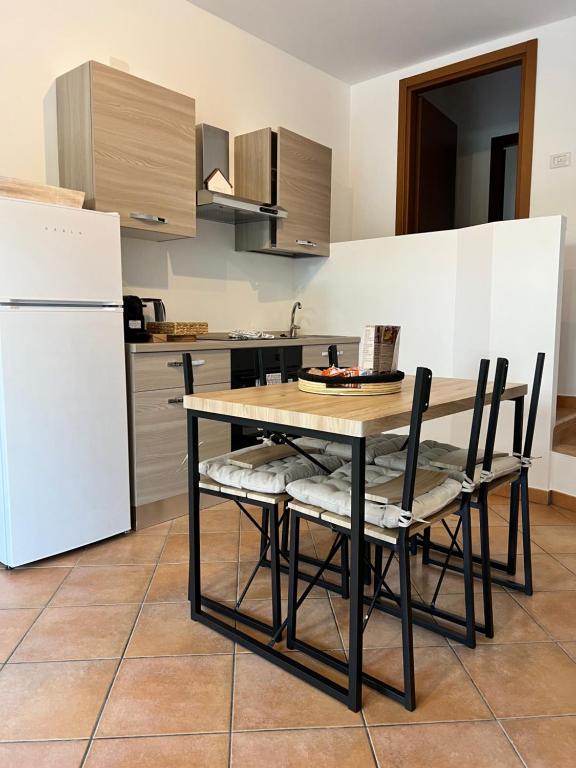 85 mjka house free parking COMO - B&B Albese Con Cassano