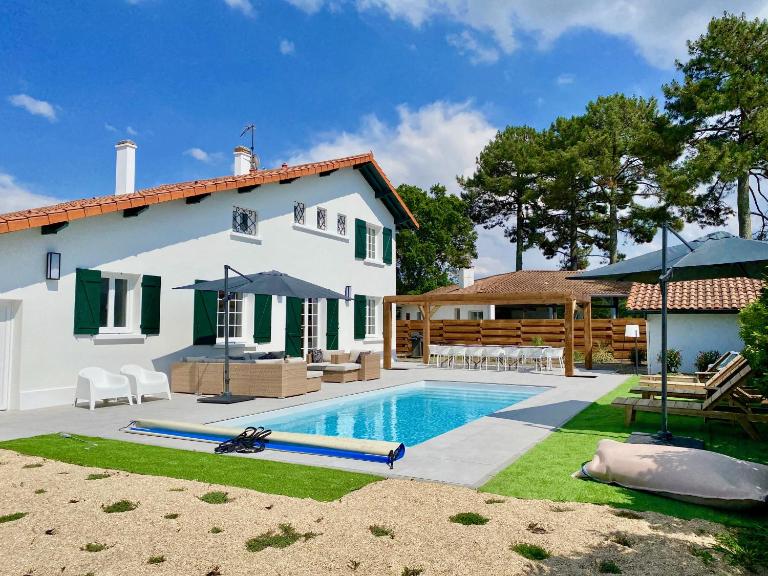 Villa familiale proche des plages avec piscine chauffée - Ferienwohnung Mimizan