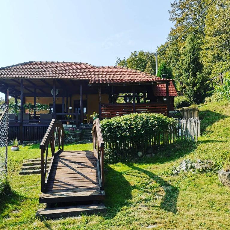 Pansion Savinac - Ferienwohnung Takovo