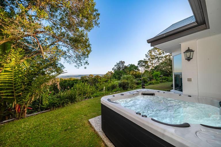 Ninderry Manor-Spectacular Hinterland retreat - B&B Nindaroo