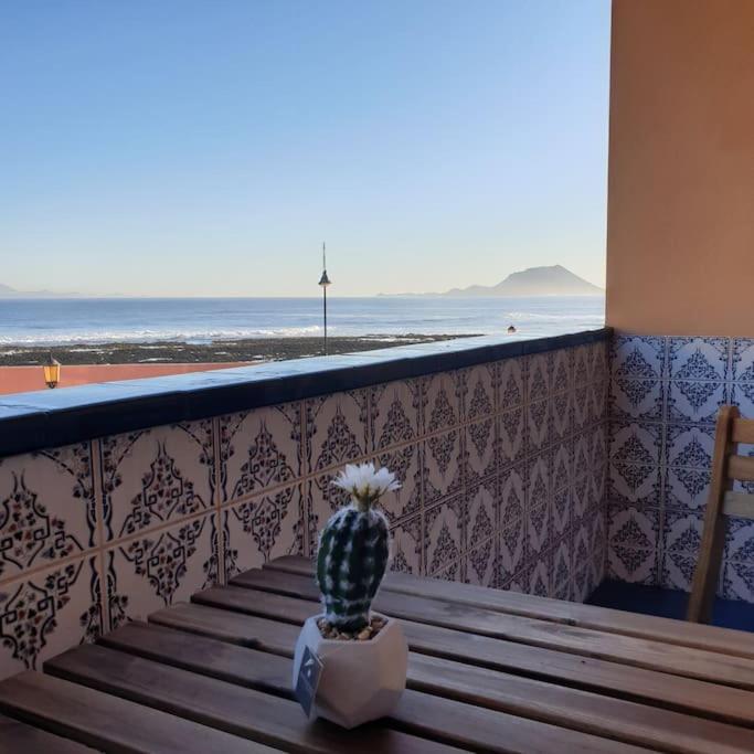 Lobos Views Workaction, Enjoy while you work - B&B Corralejo