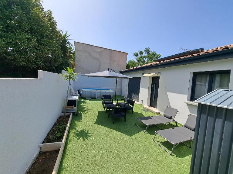 Charmante Maison avec Piscine - Chambres d'hôtes Bessan