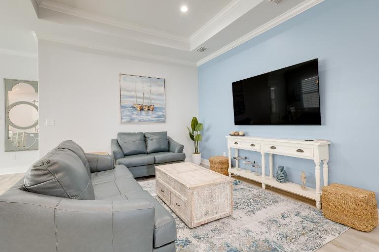 Bright Foley Home w/ Patio - 7 Mi to Wharf & Beach - B&B Foley