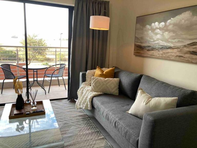 Luxury 1bed Serengeti OliveWood ORT Airport - Bed and Breakfast Kempton Park