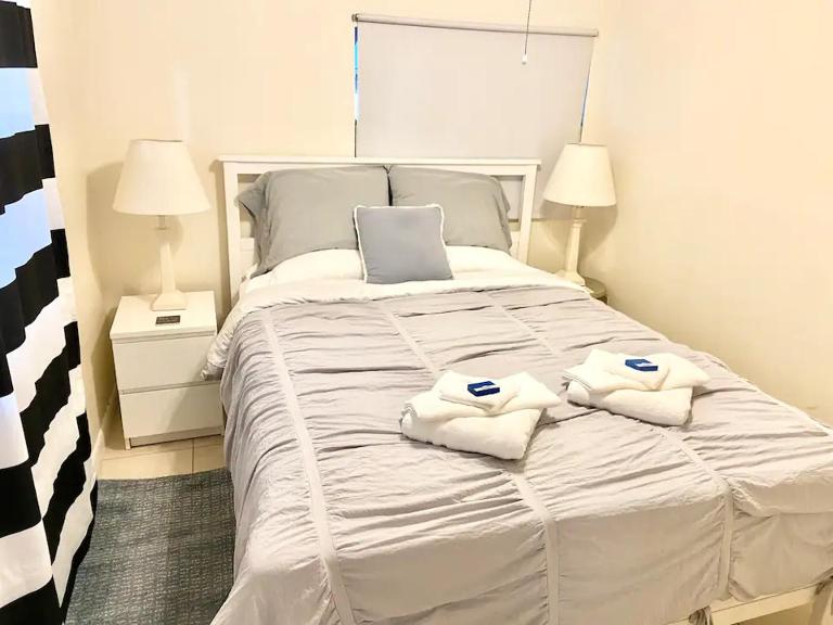 Private Rooms close to Miami Airport - Free parking - 02 - B&B Miami