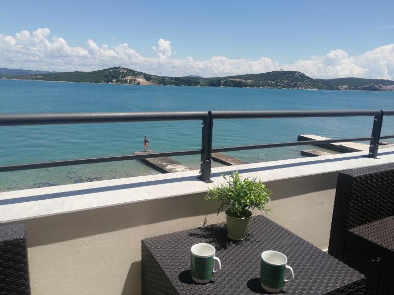 Delfino - apartman uz more - Ferienwohnung Betina