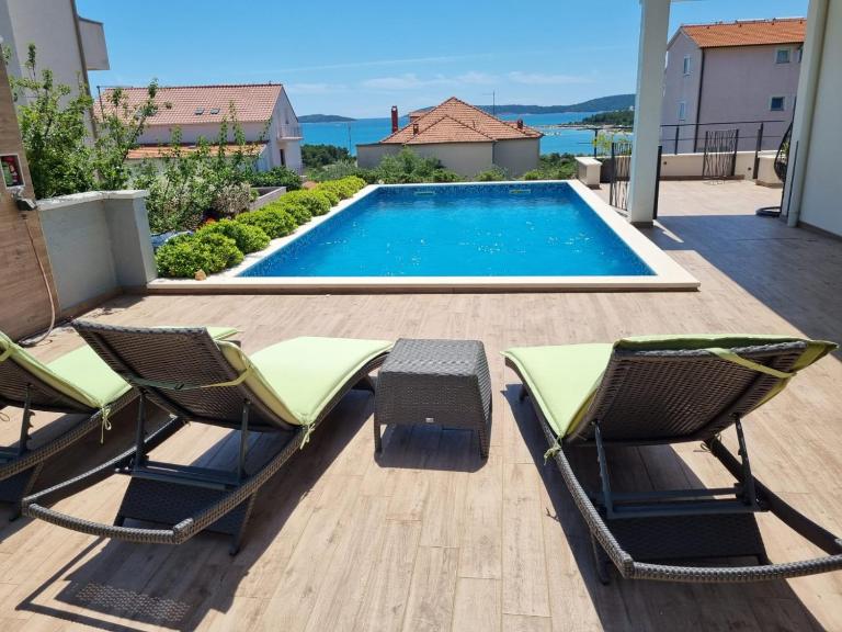 Croatica Suites Podsolarsko - Chambres d'hôtes Sibenik