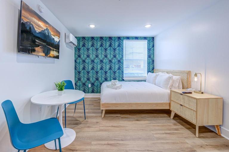 Roaring Tigers Studio Apartment - B&B Galveston