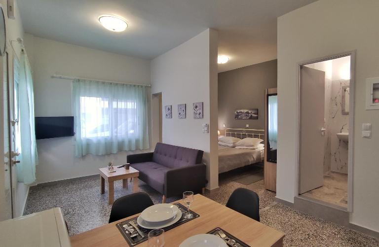 GARNET 3 - B&B Kalamata