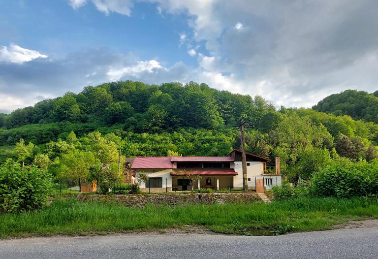 Transilvania 10 - Casa Poarta Văii Jiului - B&B Petroşani