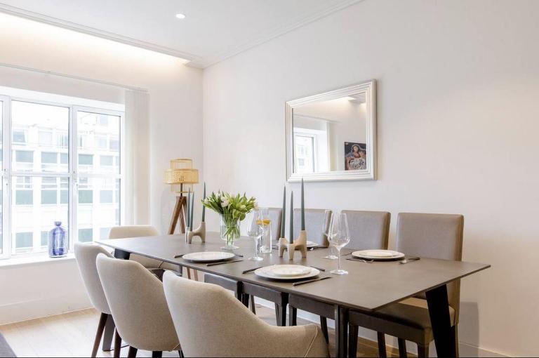 Home Stay - Coven Garden - B&B London