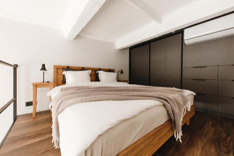 Brand New Loft Studio Apartment by URBAN RENT - Ferienwohnung Kaunas