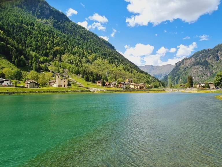 Appartamento sul Liro - Chambres d'hôtes Campodolcino