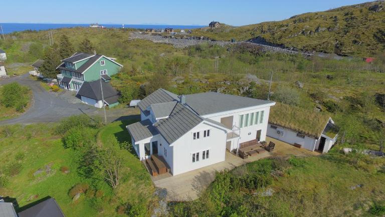 Sørvågen Villa luxury home with sauna - Ferienwohnung Sørvågen