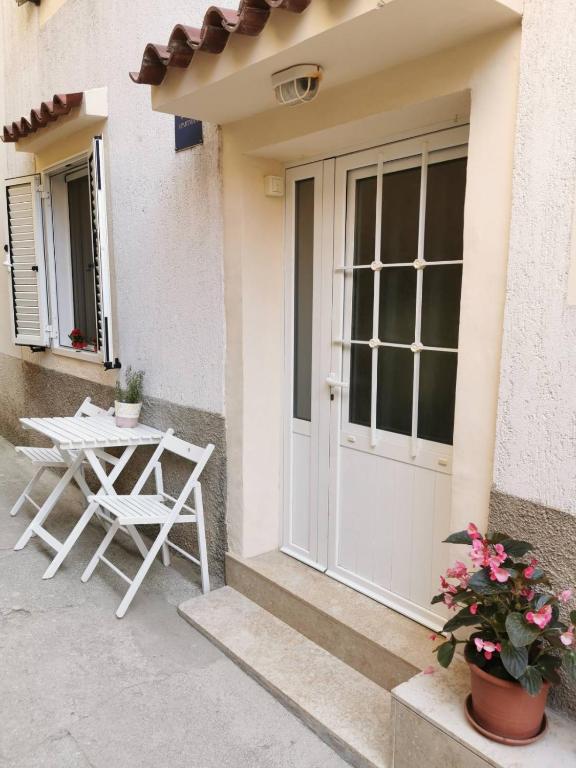 Kovacine apartment - Bed and Breakfast Cres (stad)