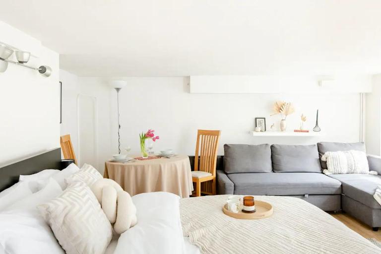 Garden flat on leafy Cator Estate in Blackheath - B&B London