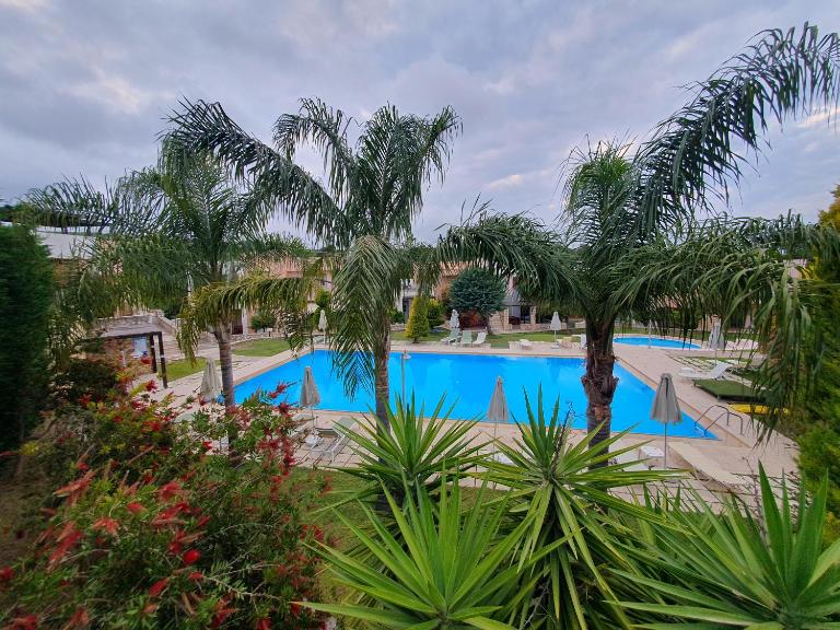 Urania Luxury Suite with pool view -Loutra Resort - B&B Loutra