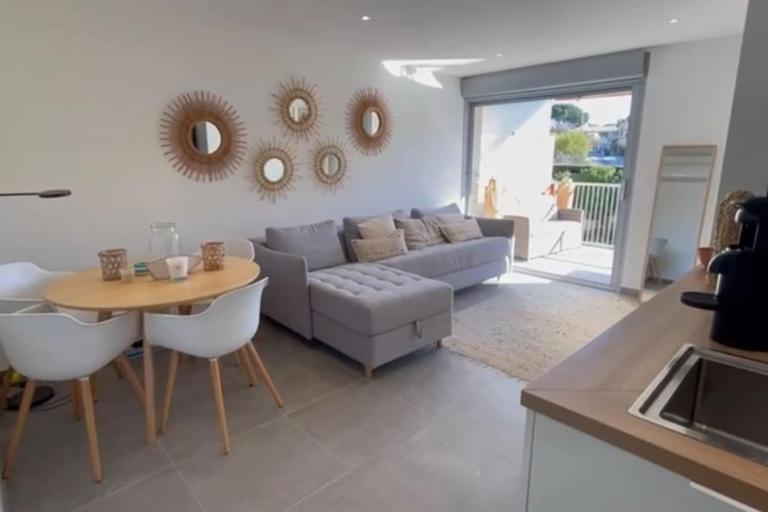 appt St Tropez ,magnifique T2, 2 piscines ,terrasse, emplacement ideal ,front de mer,parking , à 2 pas du centre ville , magnifique résidence - Ferienwohnung Saint-Tropez