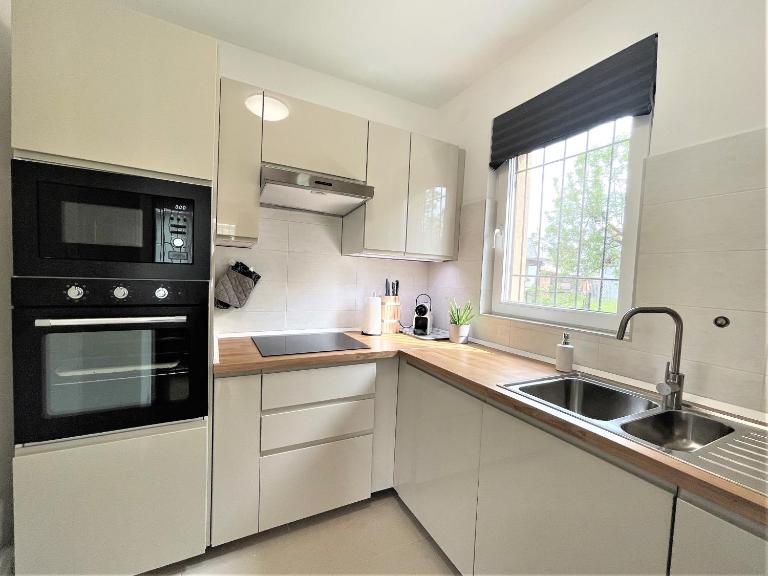 Golden Apartman Balatonlelle - B&B Balatonlelle