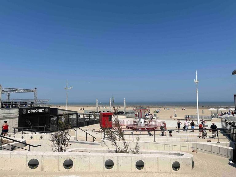 Ma cabane à la plage de Dunkerque, Duplex bord de mer accès direct plage en rdc, Malo les Bains - Ferienwohnung Dünkirchen