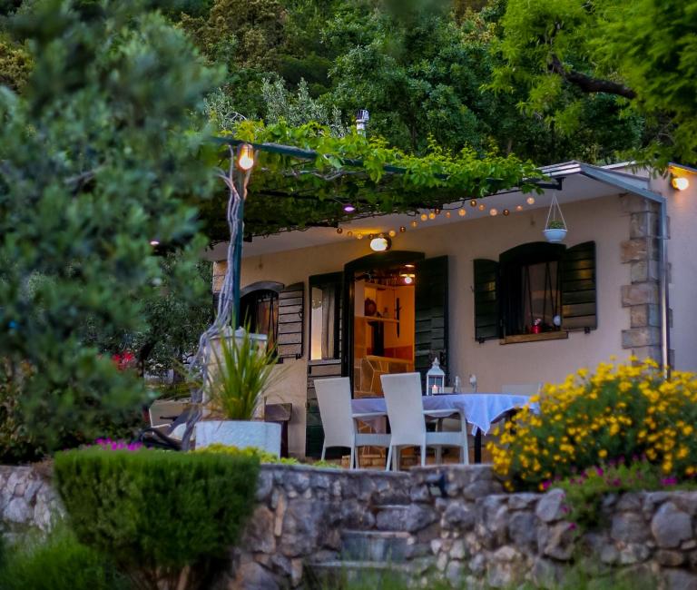 Holiday home Oaza - B&B Baška Voda