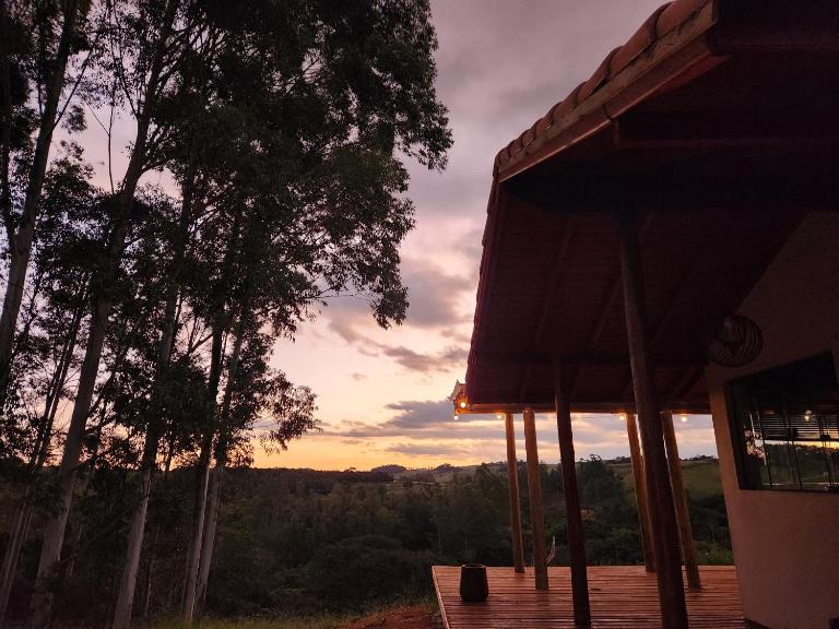 Provence Lavander Chalet by MontJacui - com jacuzzi e ar condicionado - B&B Cunha