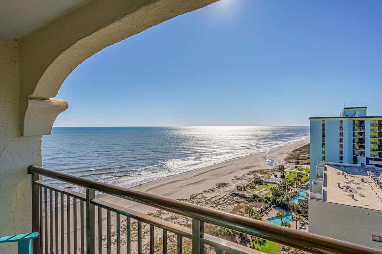 Beautiful Ocean views, on 15th floor! - B&B Myrtle Beach