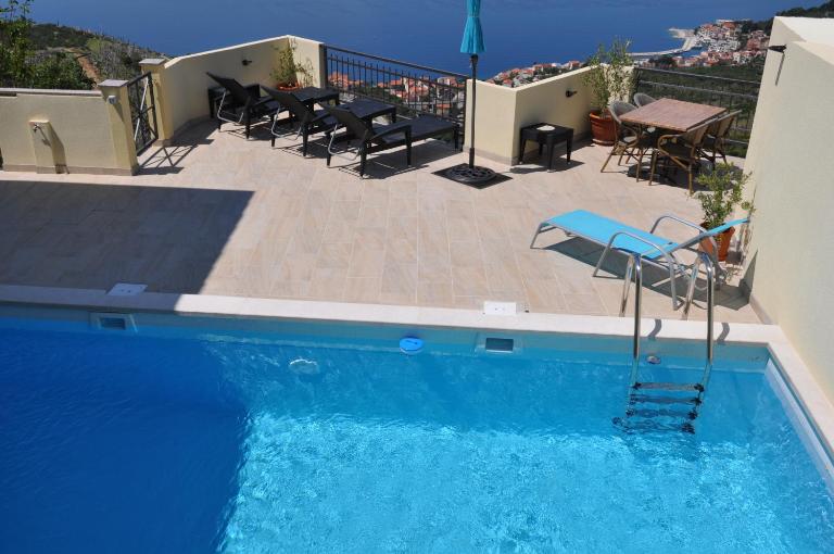 Villa Emilia - Bed and Breakfast Podgora