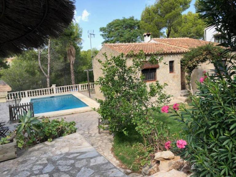 Encantadora Villa con piscina en el Montgó-Denia - B&B Denia