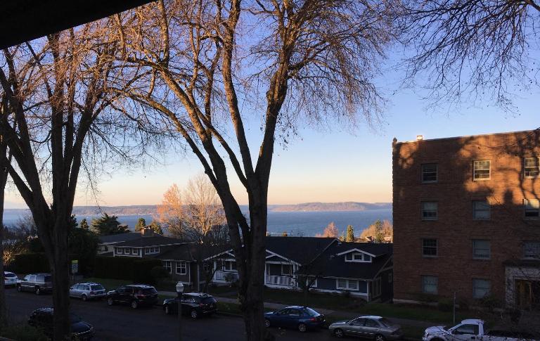 Water View, Best Area, 2 Bedrooms, WD, Jacuzzi Bath, New Carpet, Balcony, View, 825sf - B&B Tacoma