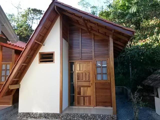 Chalés do Atlântico Sc - Bed and Breakfast Itapoá