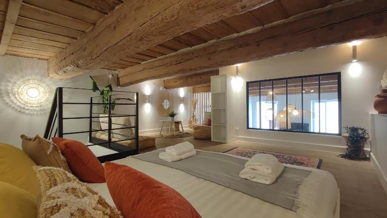 Le Florian - Somptueux T3 à 50 m du Vieux Port - Chambres d'hôtes Marseille