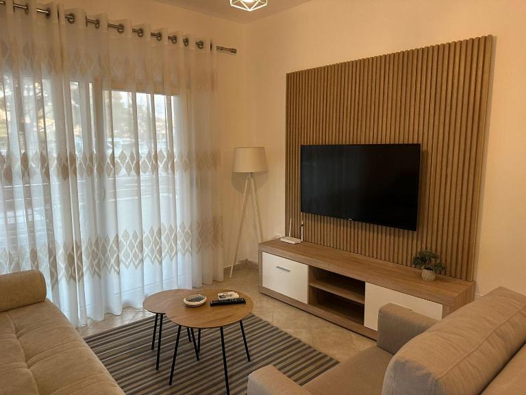 Sibora's Apartment - Ferienwohnung Golem