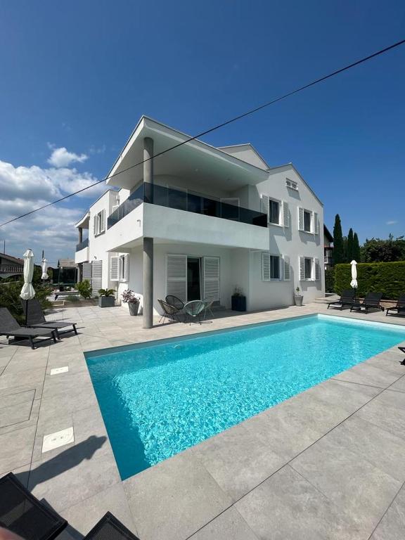 Haus Dalmatia with heated Pool - Ferienwohnung Bibinje
