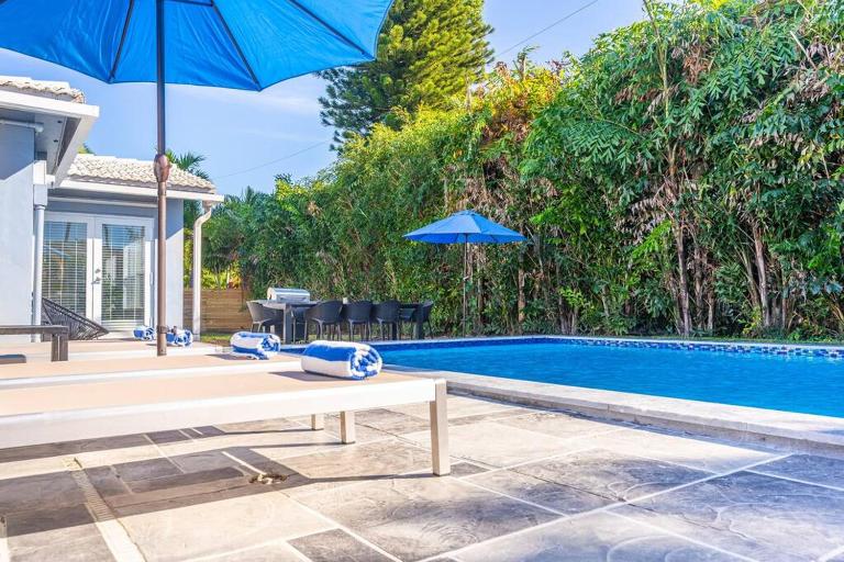 Villa Aura Heated Pool 4 Bedrooms 5 minutes to the Ocean - Ferienwohnung Fort Lauderdale