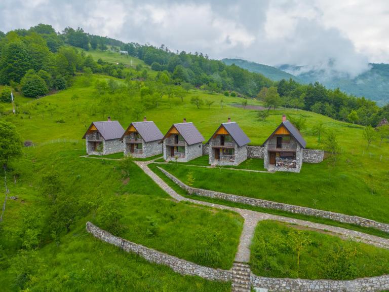 Vila Alpini Lepushe - Ferienwohnung Lëpushë