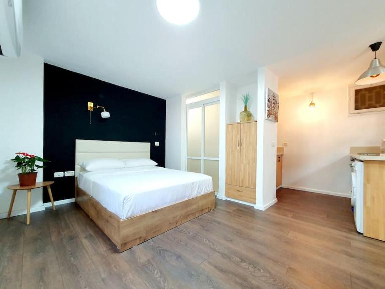 Hantke28 Budget Apartment - Bed and Breakfast Haifa