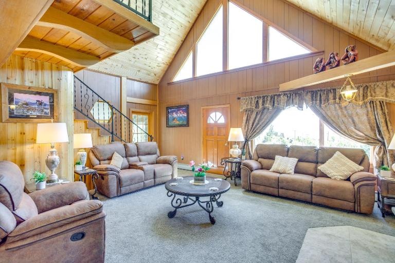 Sunny Cedaredge Home w/ Mtn Views - Hike & Fish! - B&B Cedaredge