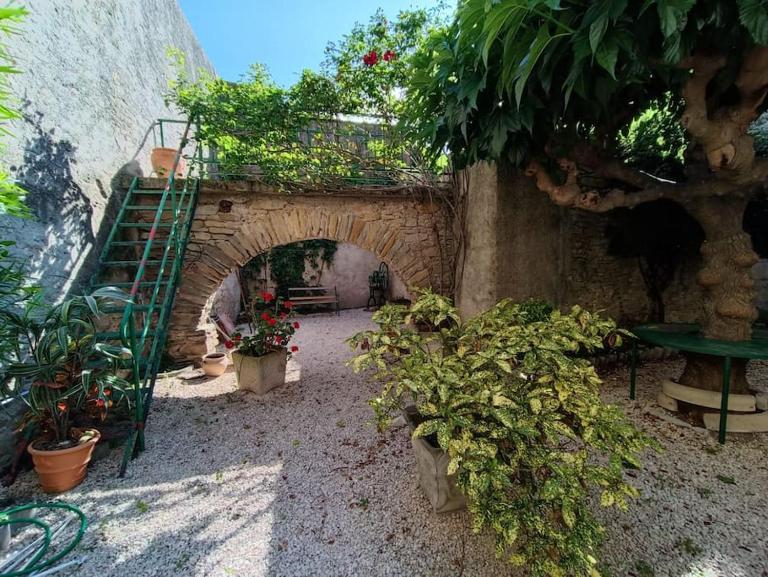 Maison de village 8 couchages - B&B La Livinière